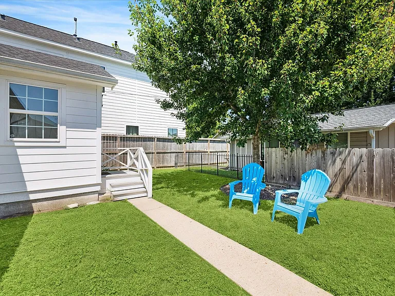 4710 Edison St — Photo 11