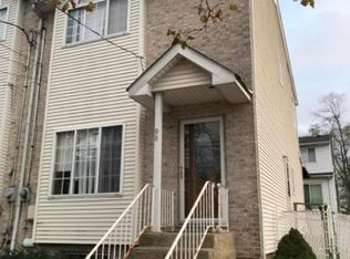 98 Arnold St, Staten Island, NY 10301