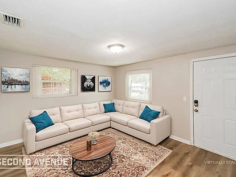 2230 W 11th St — Photo 2