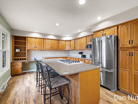 4th image of 3321 Rockland Rd