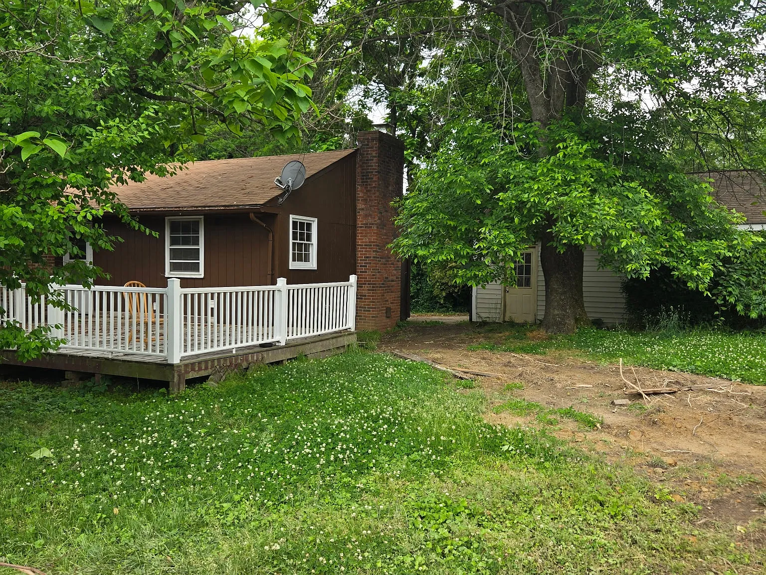 3 bed, 2.5 bath, 1445 sqft, $2,200 — Photo 2