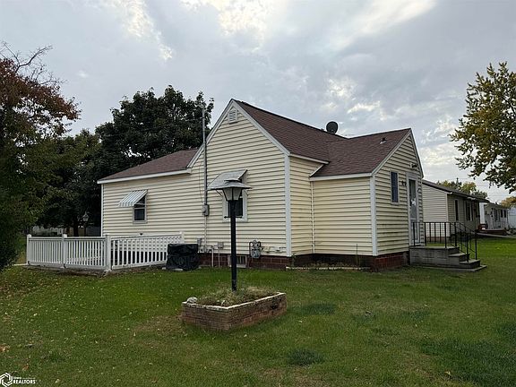 2nd image of 910 7th Ave N