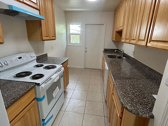 4th image of 1815 Fairview St