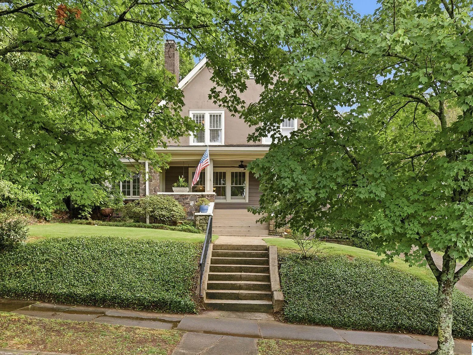 3 bed, 2.5 bath, 2113 sqft, $3,500 — Photo 3