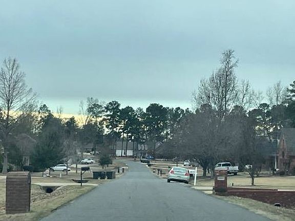 Exterior Neighborhood (street photo)