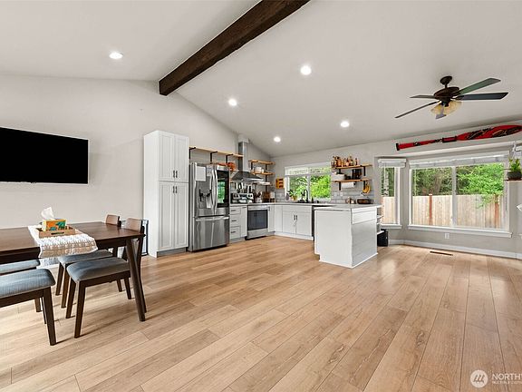 3rd image of 16123 21st Avenue E