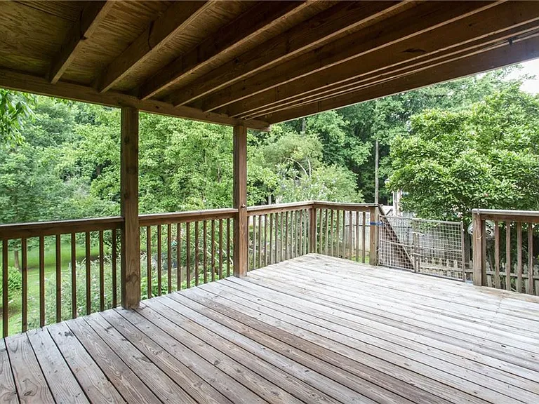 1640 Belle Isle Cir NE — Photo 2