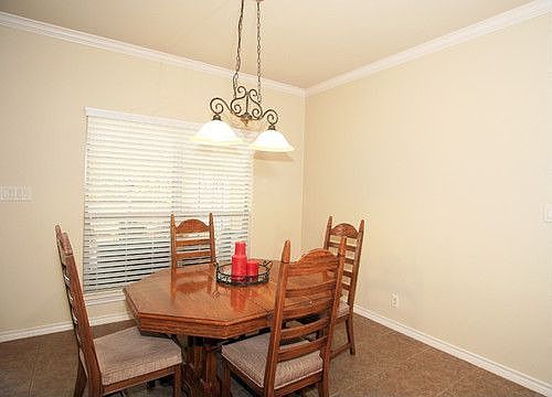 4th image of 396 Berry Oaks Dr