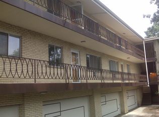 765 Busse Hwy APT 2C, Park Ridge, IL 60068