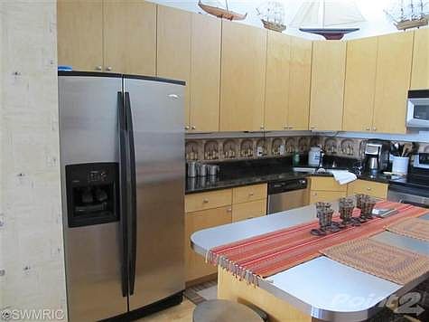 2nd image of 1117 Broad St Unit 6C