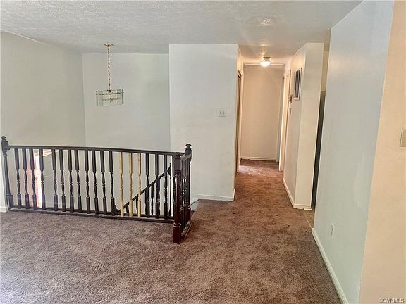 3rd image of 6547 Creekrun Dr