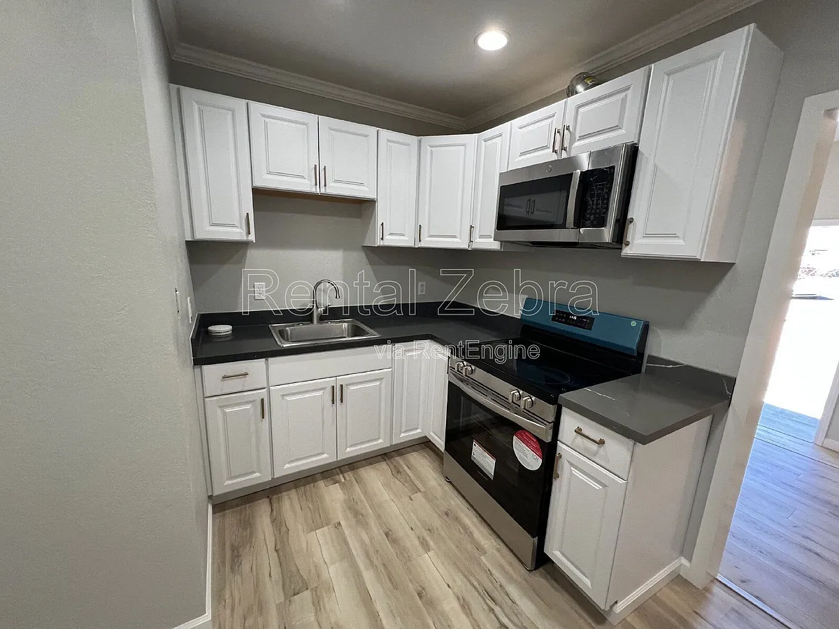 Building Photo - 343 Arlen Dr #D