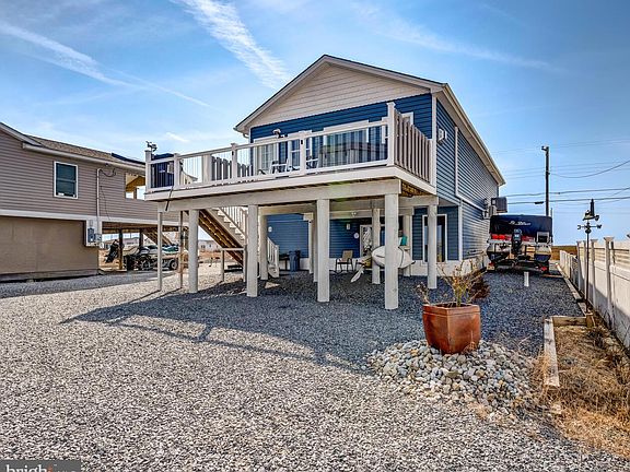 4th image of 418 Dock Rd