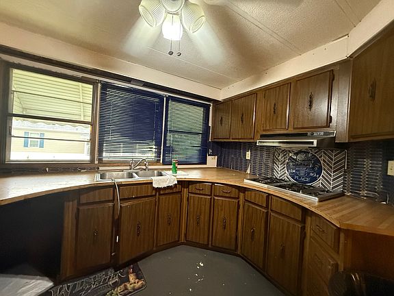 2nd image of 110 Huntsbridge Rd #110