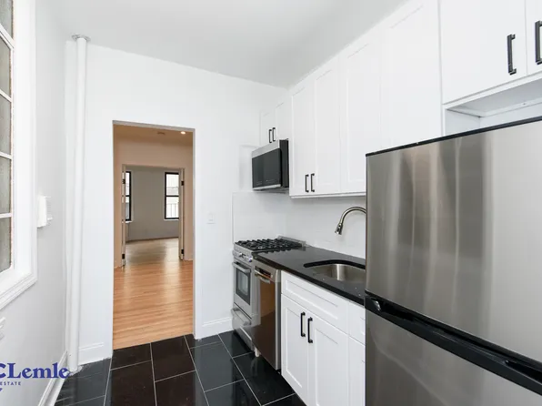 215 East 88th Street image 2 of 10