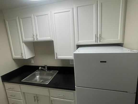 3rd image of 51 Glen Eyrie Ave #12