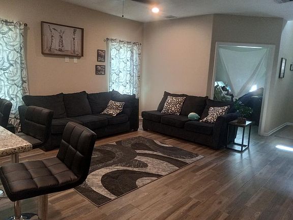 3rd image of 19535 Dunbar Ave