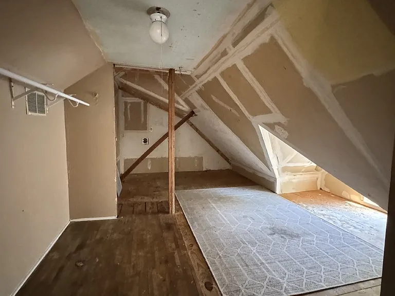 735 S Grove St — Photo 13