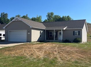 1731 Rivers Edge Dr SE, Minot, ND 58701