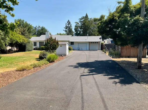 1275 E Park St, Grants Pass, OR 97527