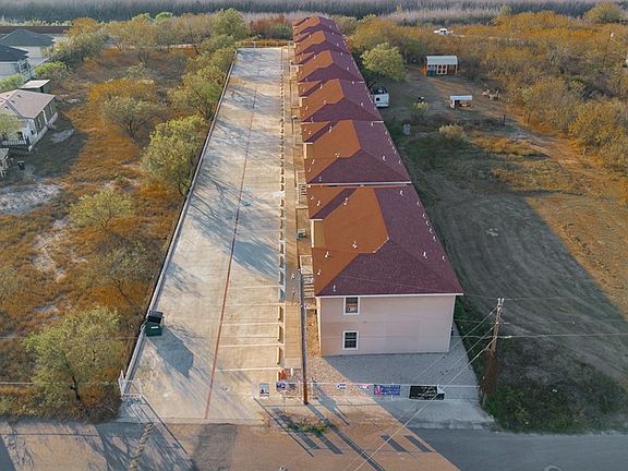 4th image of 391 Riverside Dr