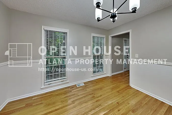 4241 Glenforest Way NE — Photo 8