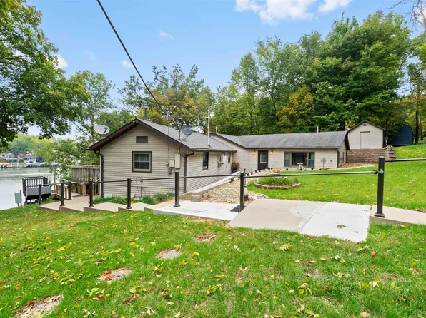 26047 216th Ave, Delhi, IA 52223