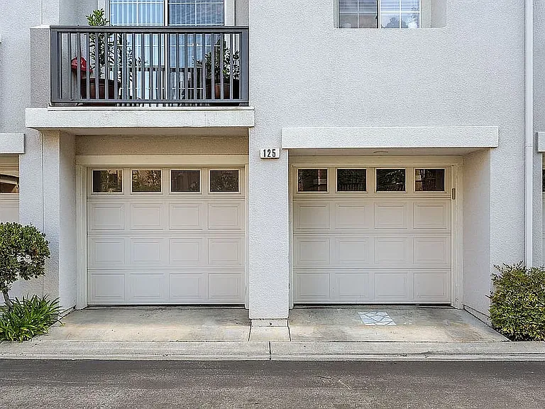 125 Sydney Ln — Photo 18