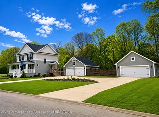 401 Oakwood Dr, Charlotte, MI 48813