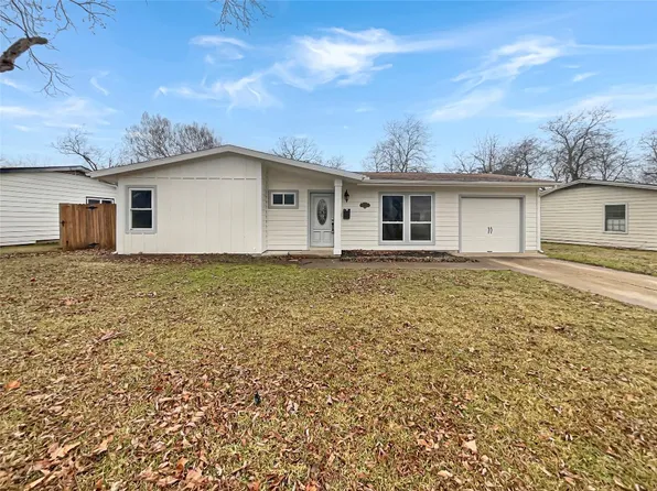 2528 Greenhurst Dr, Farmers Branch, TX 75234