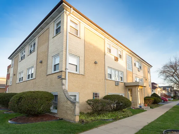 7321 W Fullerton Ave APT 11, Elmwood Park, IL 60707