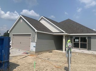 9292 Sage Hill Dr, Fort Wayne, IN 46818