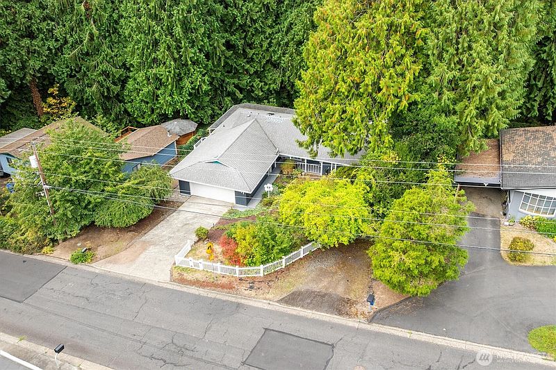2nd image of 1005 N 22nd Avenue