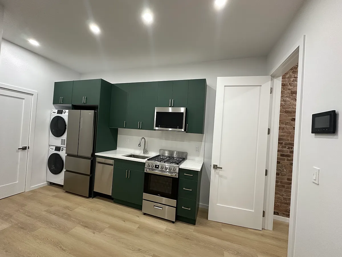 Building Photo - 74-45 62nd St #2F