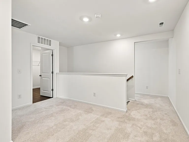 219 Deercroft Dr — Photo 15