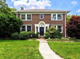 2905 Middle Rd, Davenport, IA 52803