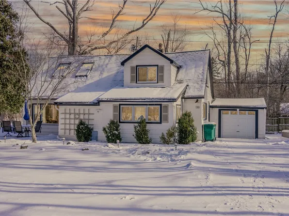 130 Cobb Ter, Rochester, NY 14620