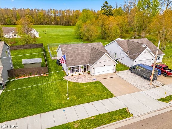 2nd image of 326 Park Dr SE