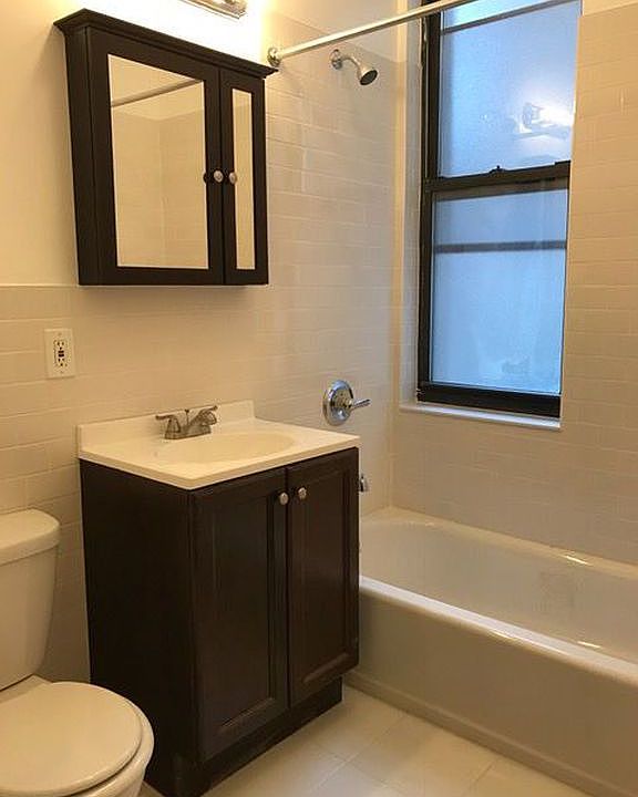 2nd image of 3030 Brighton 12th St APT 6C