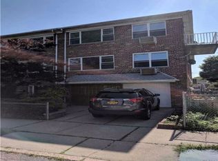 6149 165th St FL 3RD, Fresh Meadows, NY 11365