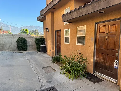 2061 Mountain Ave #8 Photo 1