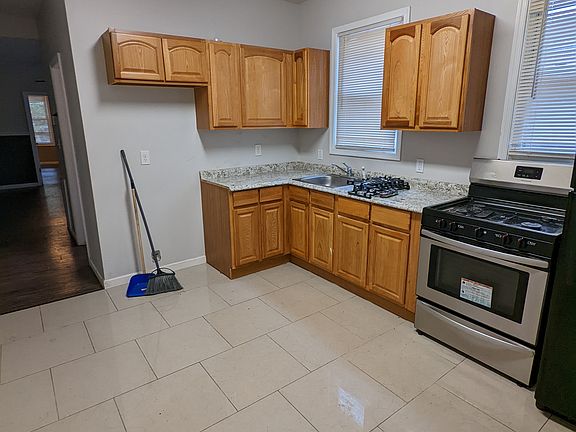 4th image of 787 S 12th St Floor 1