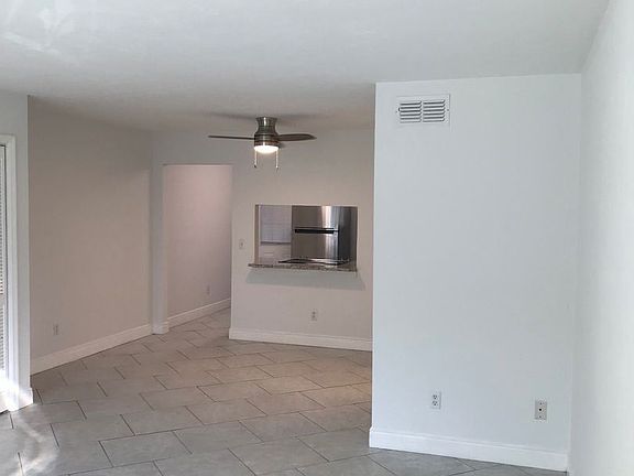 3rd image of 152B Locke St #152-B