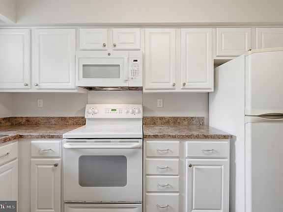 3rd image of 500 E Lancaster Ave Unit 108A