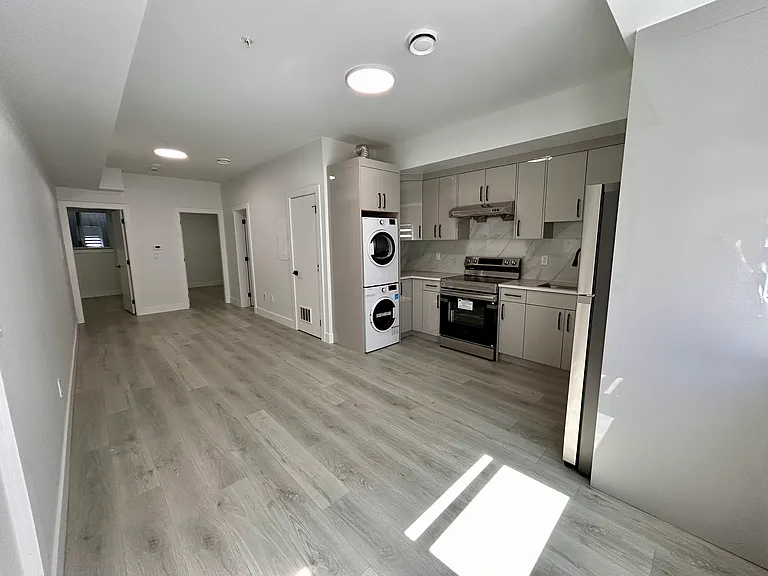 47090 Macfarlane Pl — Photo 2