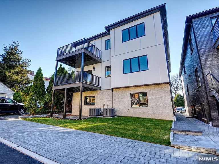 35 Henry Ave #B — Photo 15