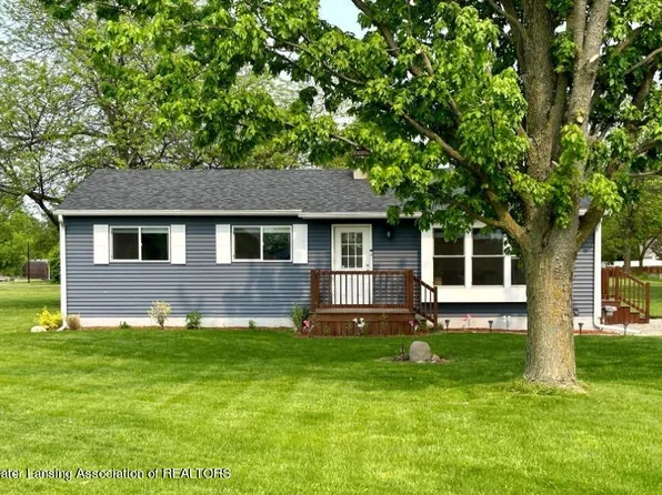 1051 S Scott Rd, Saint Johns, MI 48879