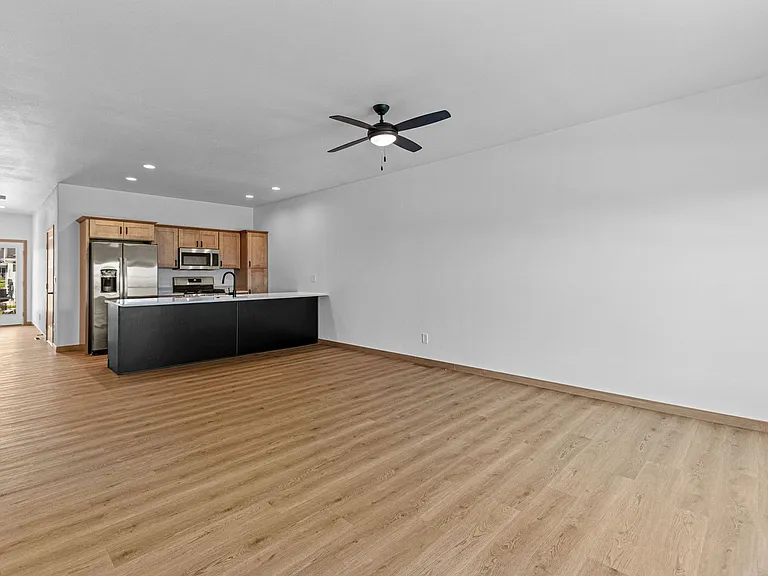 630 Catherine Dr — Photo 5