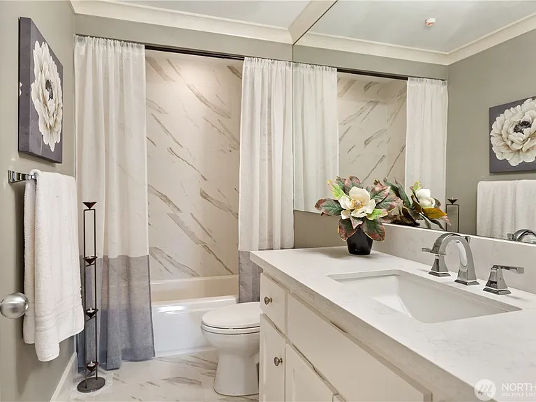 321 3rd St #201 — Photo 22