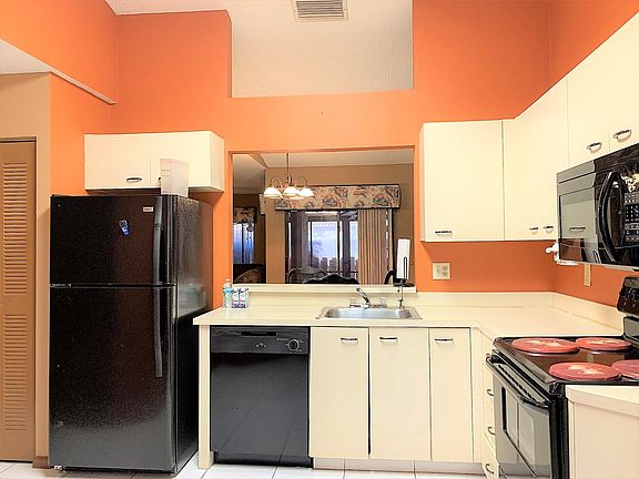 4th image of 9941 61st Way S APT B
